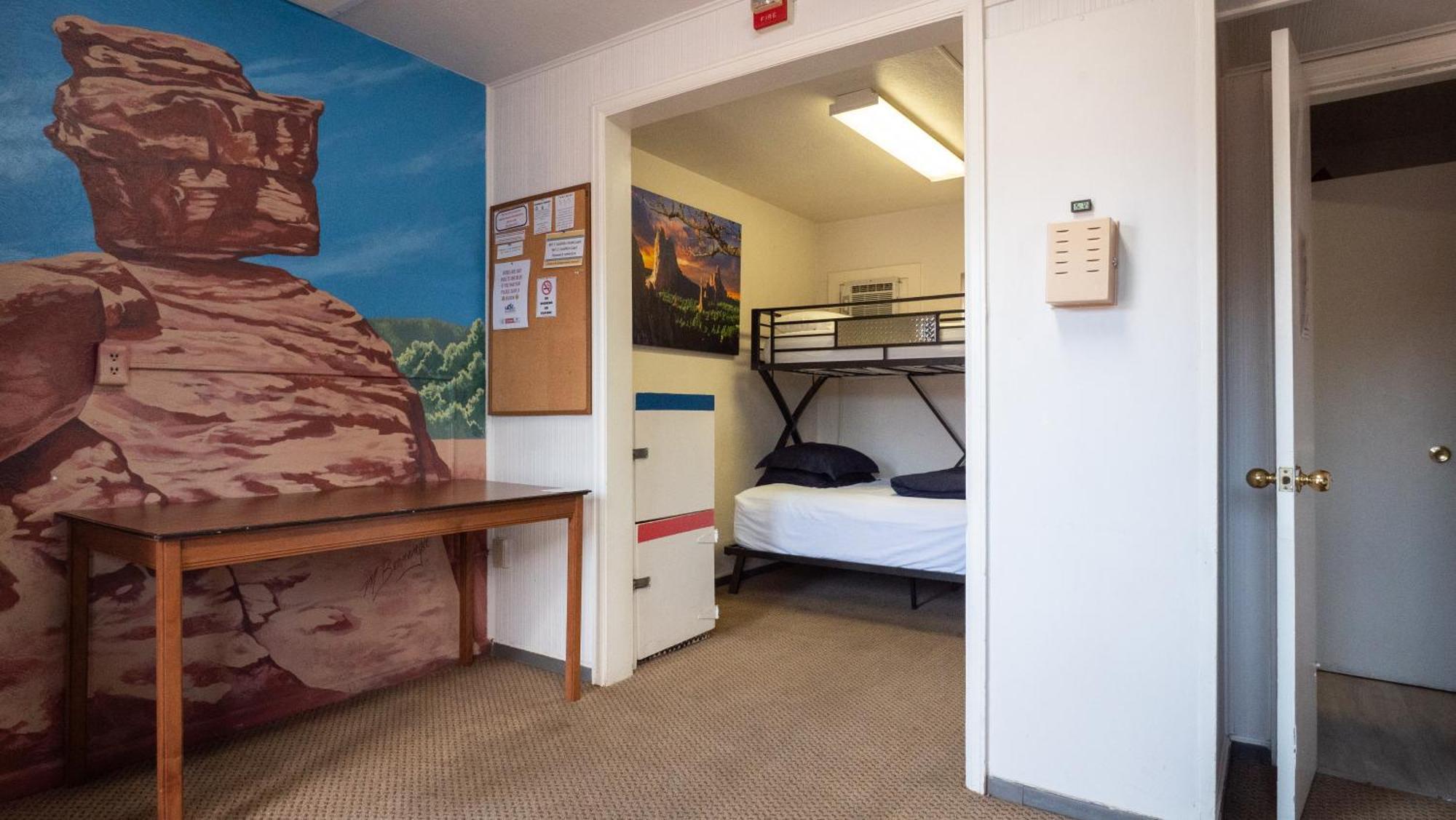 Rad Hostel Colorado Springs Exteriör bild